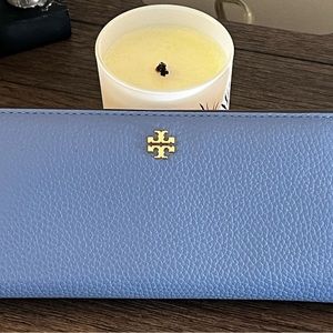 Tory Burch wallet baby blu color